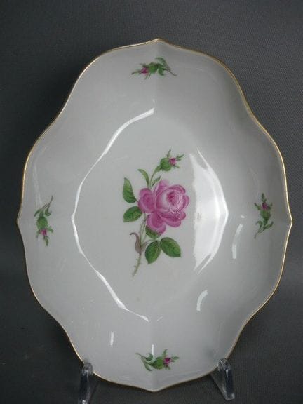Bowl. Meissen (Schwerter). "Red Rose with Gold" de
