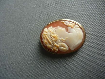 Necklace pendant or brooch. Gemstone. 333GG. Appro