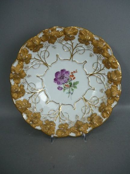 Large decorative bowl. Meissen (Schwerter). Mark 1