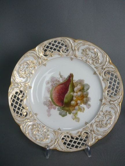 Decorative plate with fruit design. KPM Berlin. Bl