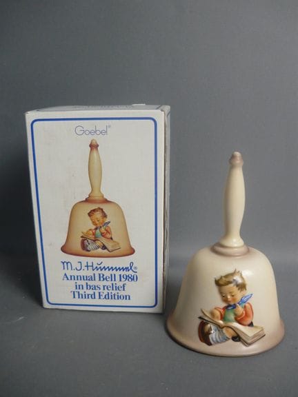 Table bell with an angel. Richly decorated. Hutsch