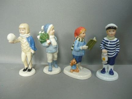Set of 4 porcelain figurines. Royal Copenhagen, De