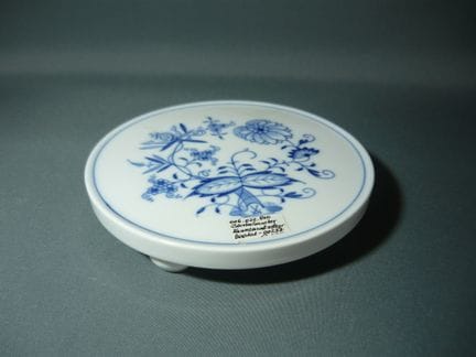 Meissen (Schwerter). Onion pattern. Coaster. First
