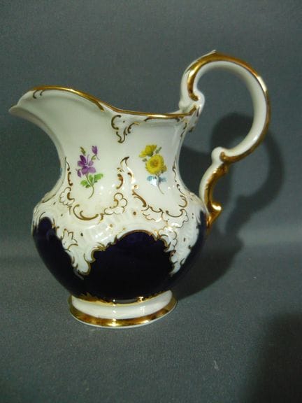 Meissen (Schwerter). B-shape. Decorative. Milk jug