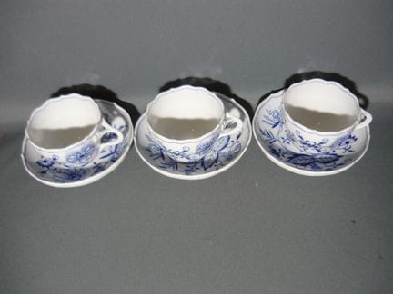 Meissen (Schwerter) onion pattern. 3 large coffee 