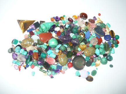 Large assortment of gemstones. Unset stones. Total