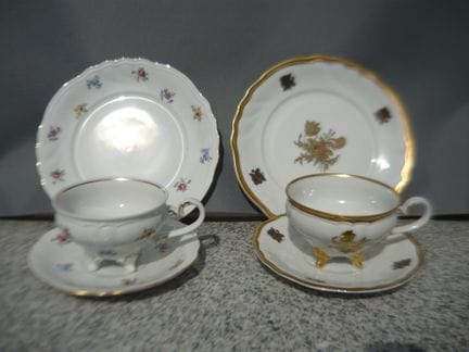 Weimar. Pair of large collector's mugs. Ø 20 cm. P