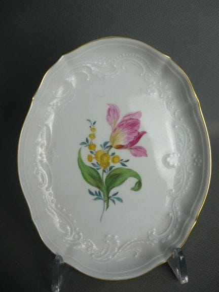 Tray with Flower 2. Meissen (Schwerter). Marked af
