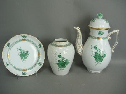 Set of 3 decorative pieces. Herend, Hungary. Appon