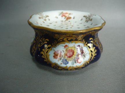 Shaker from a writing set. Meissen (Schwerter). Fi
