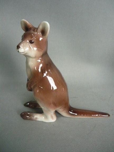 Kangaroo. B&amp;G Copenhagen. Delicate underglaze 