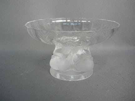 Table bowl with four birds. Lalique, France. 20th 