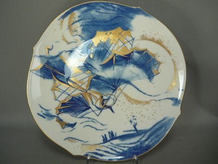 印有飞行器图案的大号壁挂盘。迈森，1934年后。一级品。直径27厘米。PCL