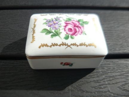 Potschappel Dresden. Lidded jar with painting. Fir