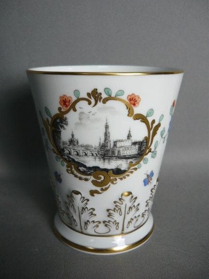 Ornate cup featuring a view of Dresden. Meissen (S