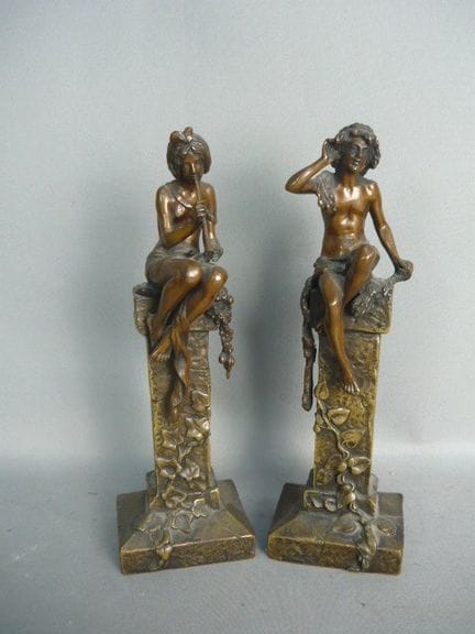 A pair of Art Nouveau sculptures. Bronze. Unsigned