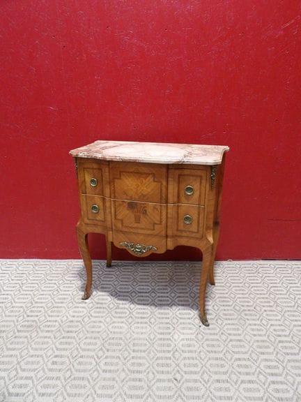 Small Louis XV-style chest of drawers with a marqu