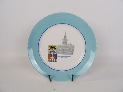 Moulin des Loups, plate with polychrome decoration