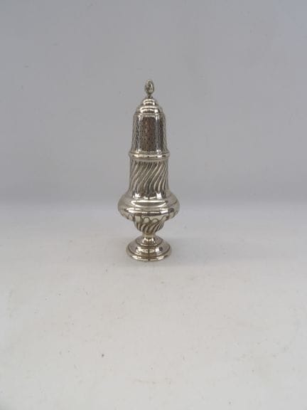 Louis XV-style salt shaker in 800 silver, decorate