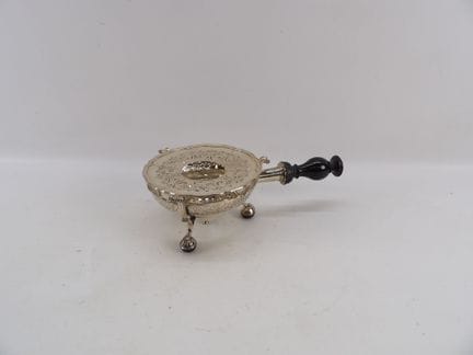 Réchaud en argent à manche latérale en bois teinté