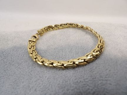 Bracelet mailles souples en or 18K. Poids : 9.41Gr