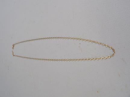 Chaine en or jaune 750/1000 à maille . Poids : 1.4