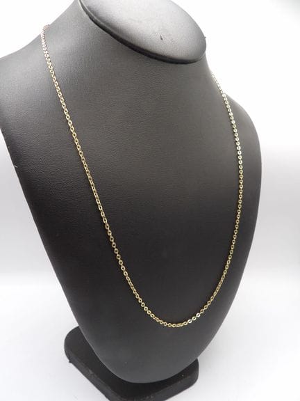 Chaîne en or jaune 18K. Poids : 5.65Gr