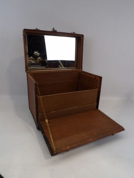 Henri JASPAR Lille, Malle de voyage en bois et sim