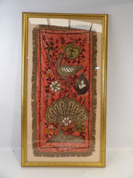 Auf Seide gesticktes Bild mit Blumenmotiven, Herze