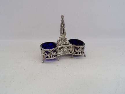Double Louis XVI salt celler in chased silver with