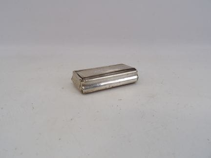 Silver snuff box with a Minerva hallmark and Louis