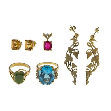 Assortiment de bijoux en or jaune 14 carats et 9 c