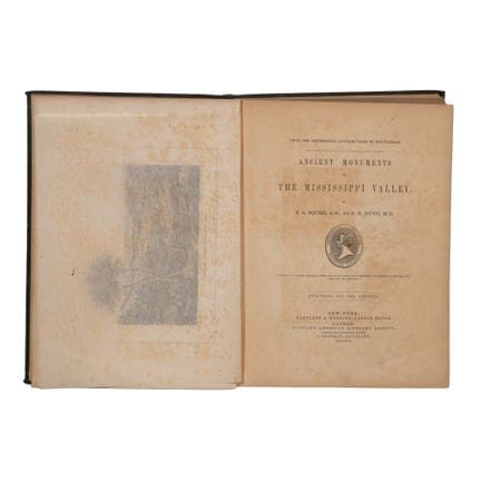 E. G. Squier et E. H. Davis, « Ancient Monuments o
