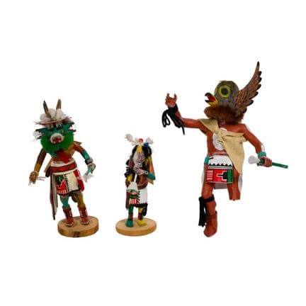 Assortiment de Kachinas amérindiennes  

(3) pièce