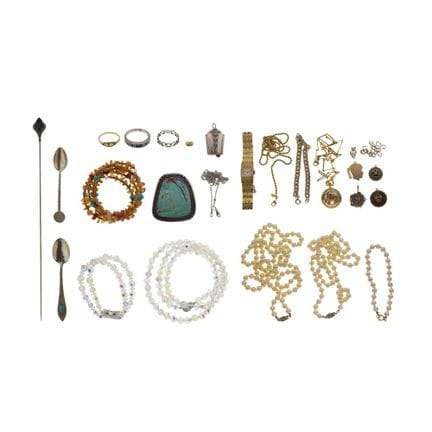 Assortiment de bijoux en or, en argent et de bijou