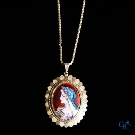 Gioielli. Collana e ciondolo in oro 750°/00 con in