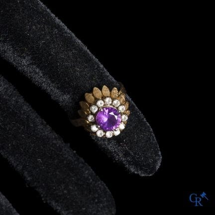 Gioielli. Anello in oro 750°/00 con un’ametista ce