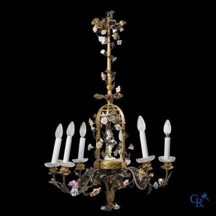 Meissen o Vincennes. Lampadario a gabbia in bronzo