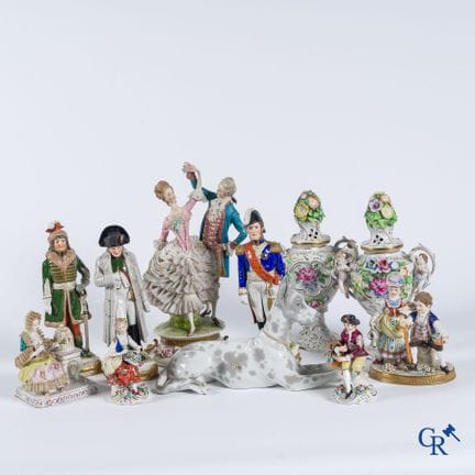 Beau lot de divers sujets en porcelaine. Porcelain