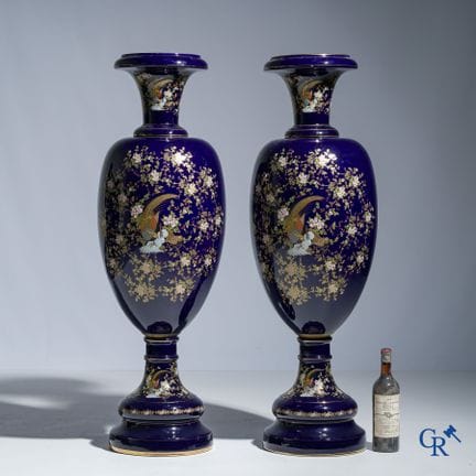 Importante coppia di vasi in porcellana blu cobalt