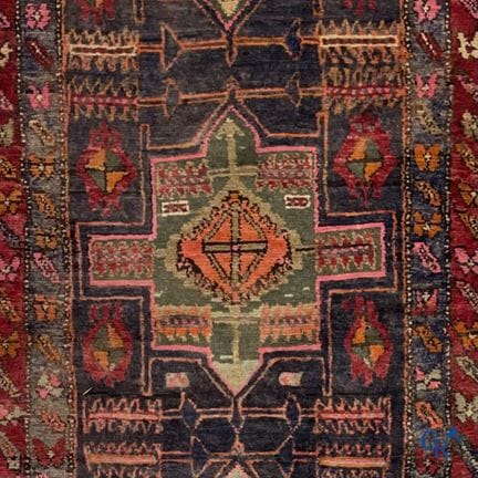 Tappeti orientali. Antico tappeto persiano in lana