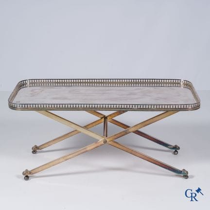 Tavolino con piano spazioso, ottone argentato, gam