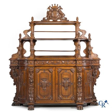 Arredamento. Eccezionale consolle in rovere riccam