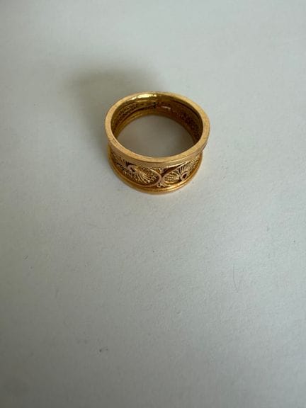 Bague en or jaune 18 kt. 
Poids net : 9,57 g.