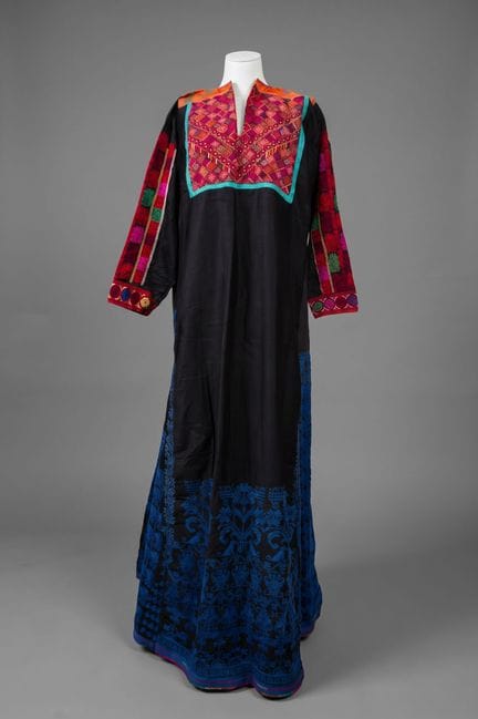 Robe brodée, Palestine, Haute Galilée, début du XX