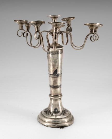 Lampe de Hanoukka en argent et niello, Irak, début