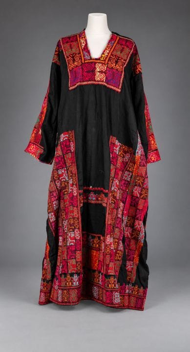 Robe brodée, Palestine, début du XXe siècle
De gra