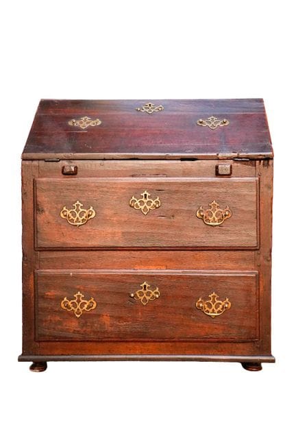 A Carlos IV-style writing desk from the royal work