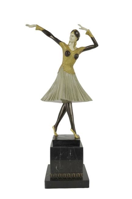 Based on models by DIMITRI CHIPARUS (Dorohoi, Roma