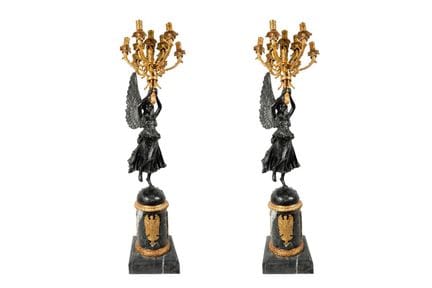 Paire de chandeliers de style Empire. Réalisés en 